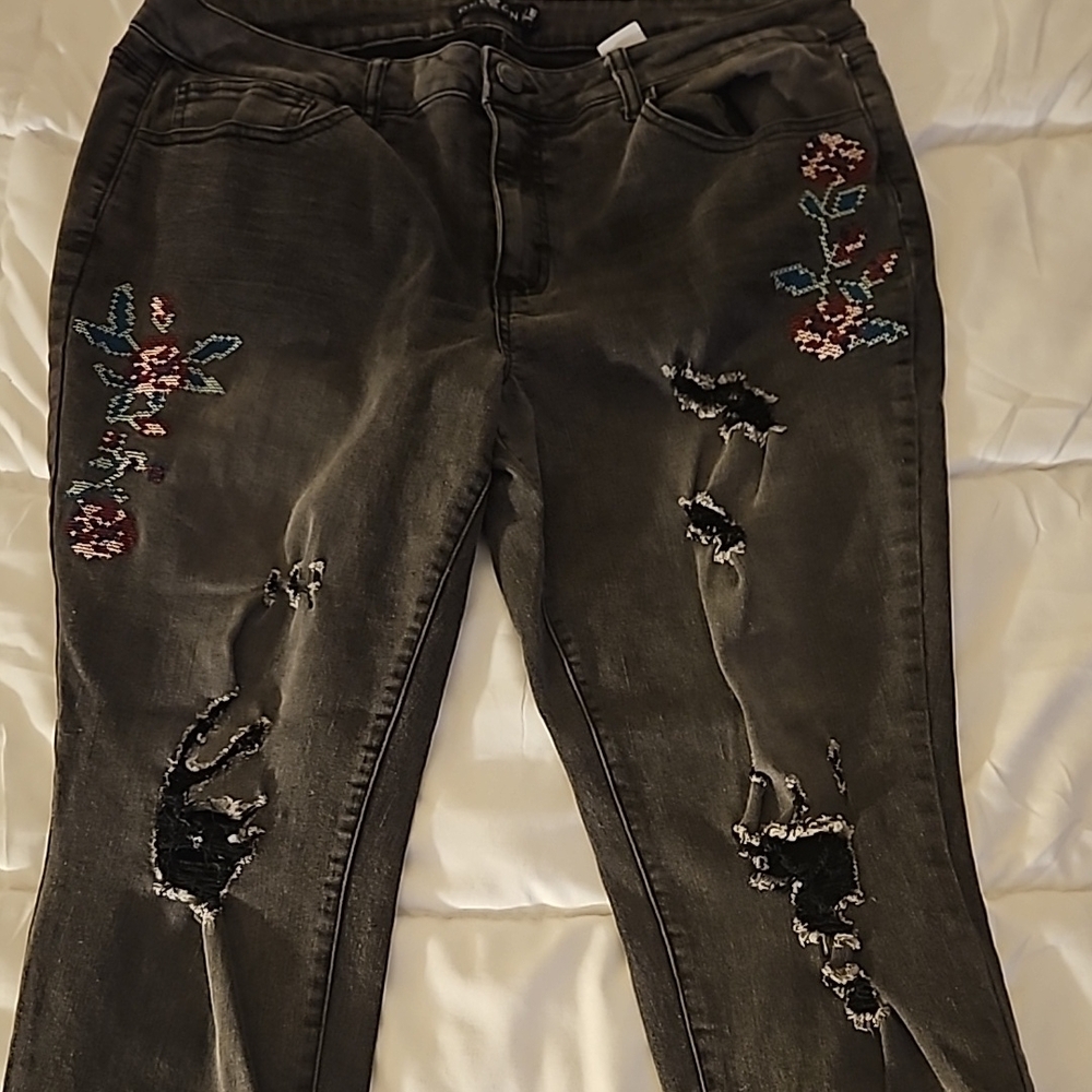 One 5 One Embroidered Distressed Black/Grey Jeans Size 16
